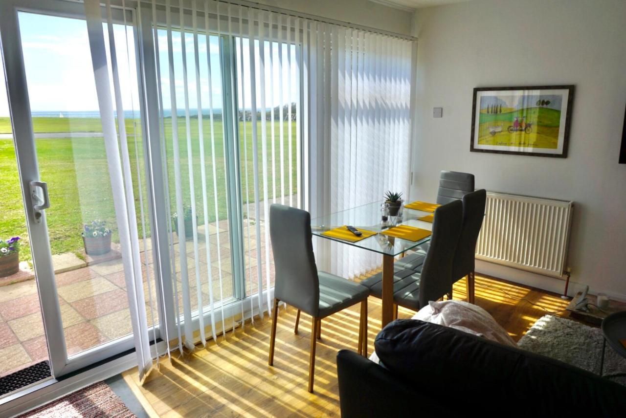 Seaview Self-Catering Coastal Bungalow In Rural West Wight Freshwater Exterior foto
